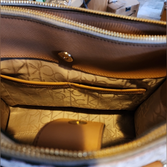 Calvin Klein Bag Purse Satchel Beige Tan Gold Hardware BENIFITS CHARITY - Picture 11 of 16